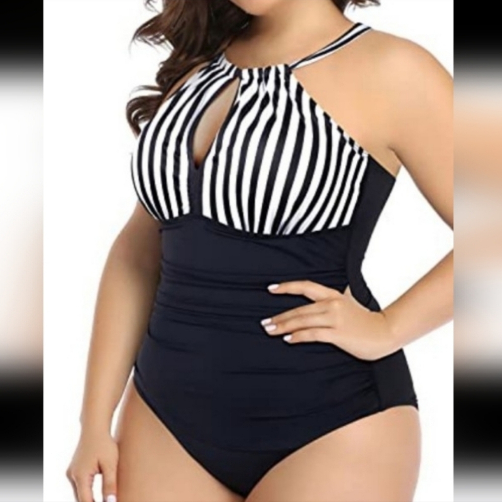 🏷️DACI Striped Black and White One-Piece Swimsuit Size 20W